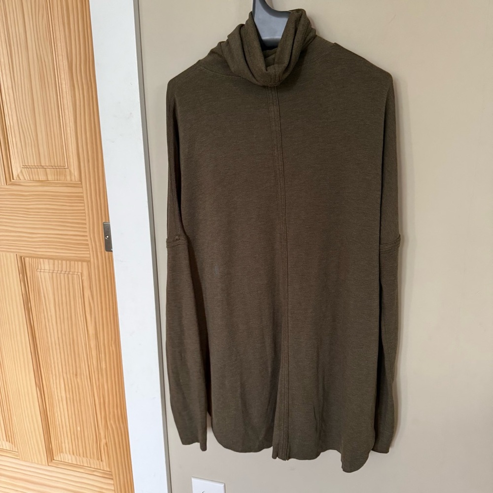 Kit and Ace Olive Green Turtleneck Sweater XS Relaxed Fit